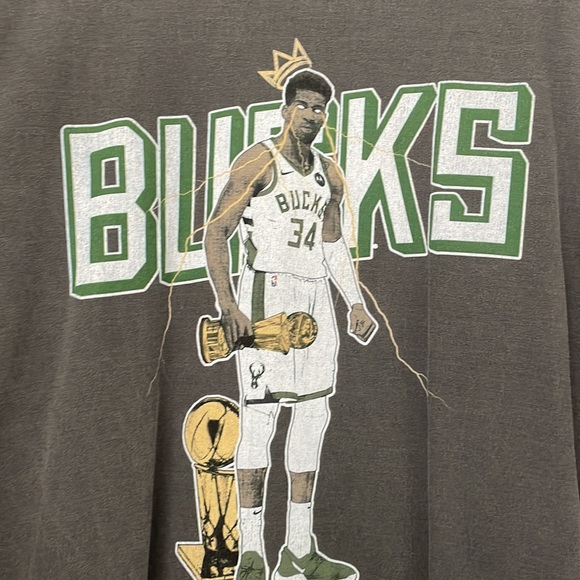 NWOT shakawear giannis milwaukee bucks championship tshirt - Picture 3 of 7